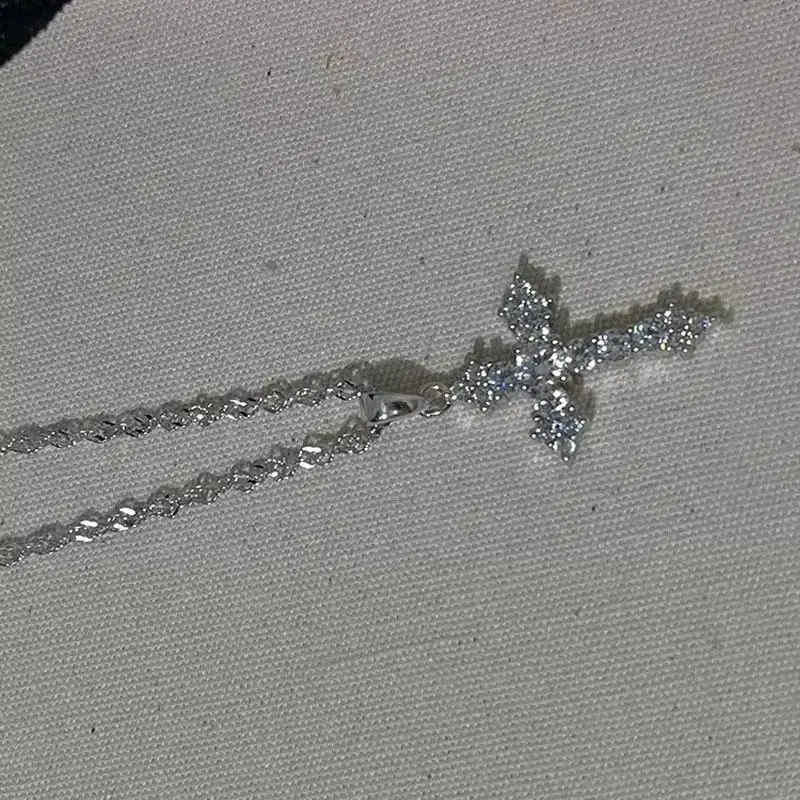 Classic Shiny Crystal Zircon Cross Pendant Necklace for Women Punk Silver Plated Thin Chain Necklace Party Jewelry Birthday Gift
Classic Shiny Crystal Zircon Cross Pendant Necklace for Women Punk Silver Plated Thin Chain Necklace Party Jewelry Birthday Gift