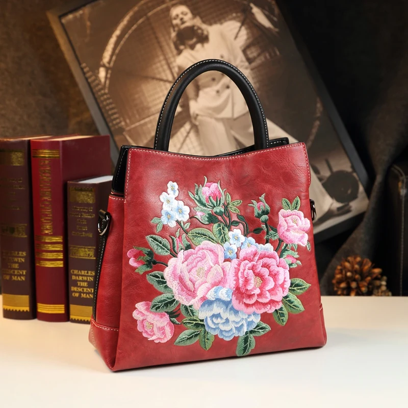 Small-scale Tote Bag Genuine Leather Large Size Unique Design Handbag Large Capacity Cross-body Strap Peony Embroidery Handbag
Small-scale Tote Bag Genuine Leather Large Size Unique Design Handbag Large Capacity Cross-body Strap Peony Embroidery Handbag