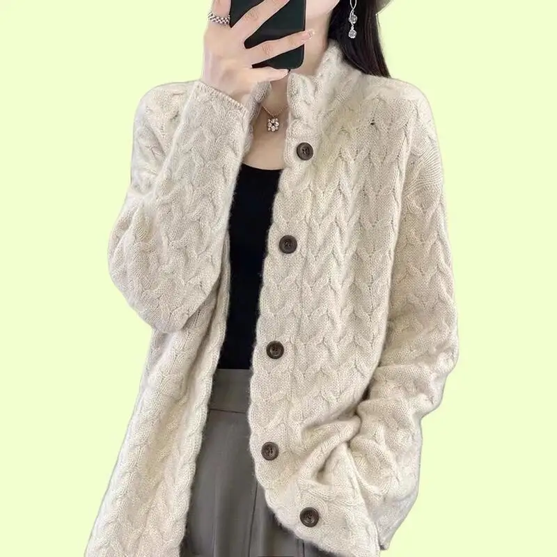Горячая новинка 2025, женский осенне-зимний свитер в западном корейском стиле, кардиган, топы-стойки, свободный модный длинный вязаный свитер, пальто
Горячая новинка 2025, женский осенне-зимний свитер в западном корейском стиле, кардиган, топы-стойки, свободный модный длинный вязаный свитер, пальто
