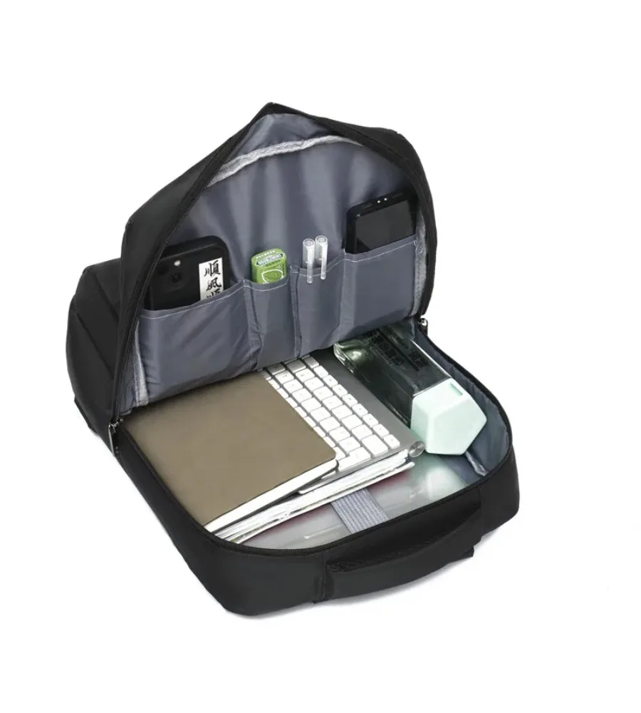 Slimline profile gives this commuter bag a polished look for work meetings and city travel
Slimline profile gives this commuter bag a polished look for work meetings and city travel