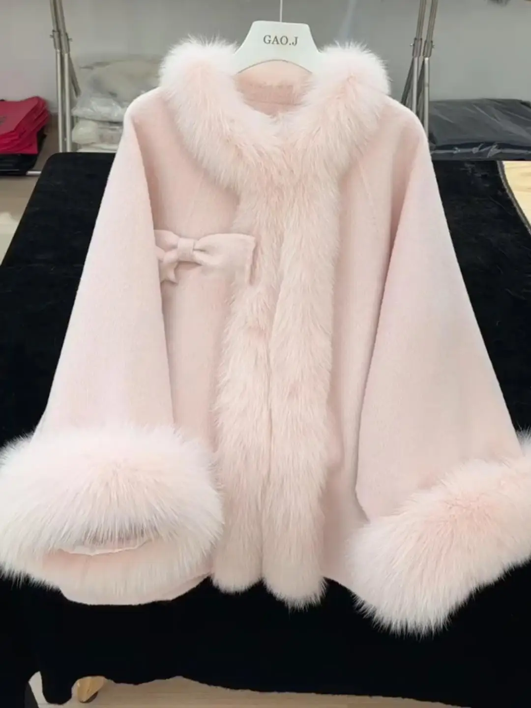 Pink Woolen Coat Women's Winter Large Size Loose High-End Feel Good Warmth Casual Style Button Embellished Straight Hem Coat
Pink Woolen Coat Women's Winter Large Size Loose High-End Feel Good Warmth Casual Style Button Embellished Straight Hem Coat