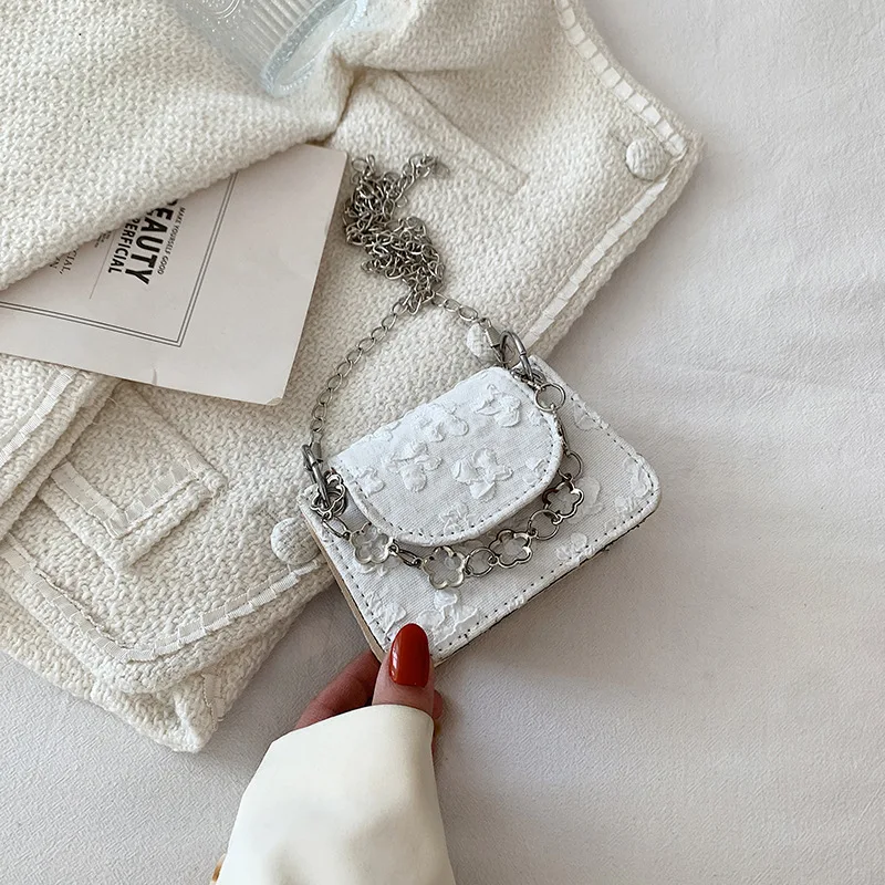 Текстурированная сумка для женщин, новинка 2023 года, мини-сумка через плечо с цепочкой, модные и универсальные маленькие квадратные сумки
Текстурированная сумка для женщин, новинка 2023 года, мини-сумка через плечо с цепочкой, модные и универсальные маленькие квадратные сумки