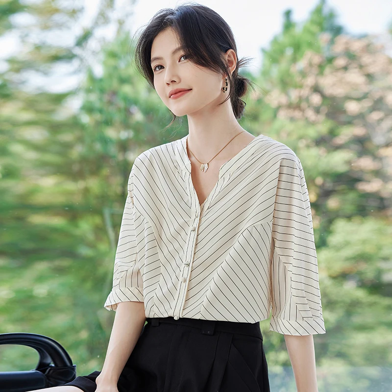 South Korea Casual Striped Shirt Women's Design Sense Niche 2025 Summer New Western Style Shirt Fashion Tops
South Korea Casual Striped Shirt Women's Design Sense Niche 2025 Summer New Western Style Shirt Fashion Tops