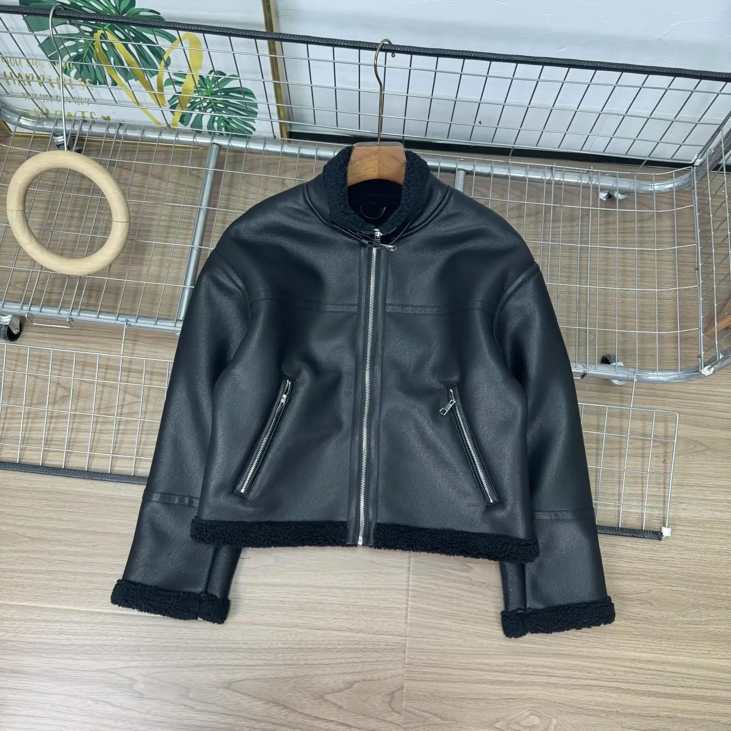 Женская демисезонная куртка WMXZ с двусторонним использованием, свободного кроя, с воротником-стойкой, универсальная повседневная верхняя одежда, длинная, на молнии...
Женская демисезонная куртка WMXZ с двусторонним использованием, свободного кроя, с воротником-стойкой, универсальная повседневная верхняя одежда, длинная, на молнии...