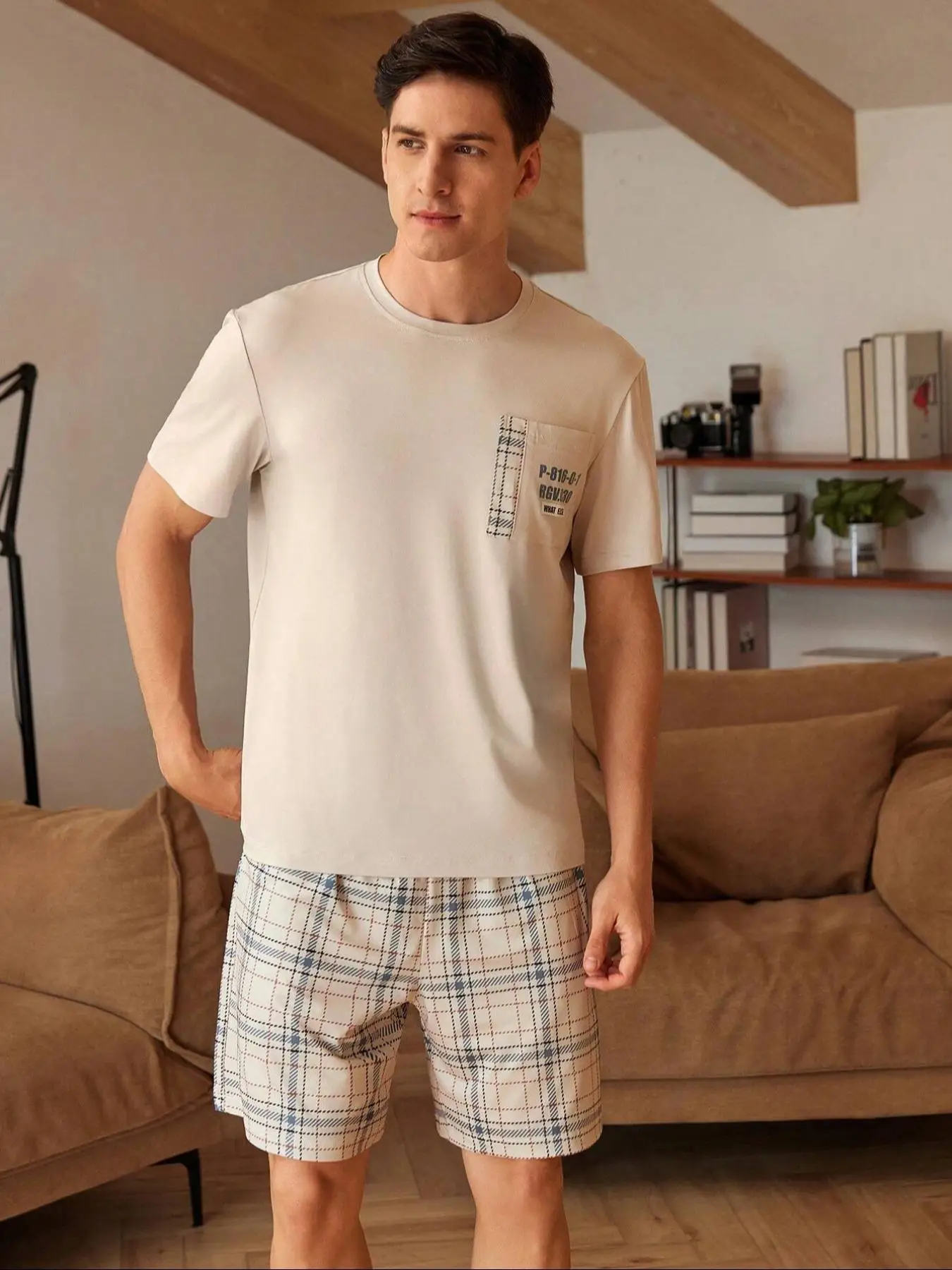Summer Style Pajamas Men's pajama set with short-sleeved shirts printed with letters and shorts with all-over prints short-sle
Summer Style Pajamas Men's pajama set with short-sleeved shirts printed with letters and shorts with all-over prints short-sle