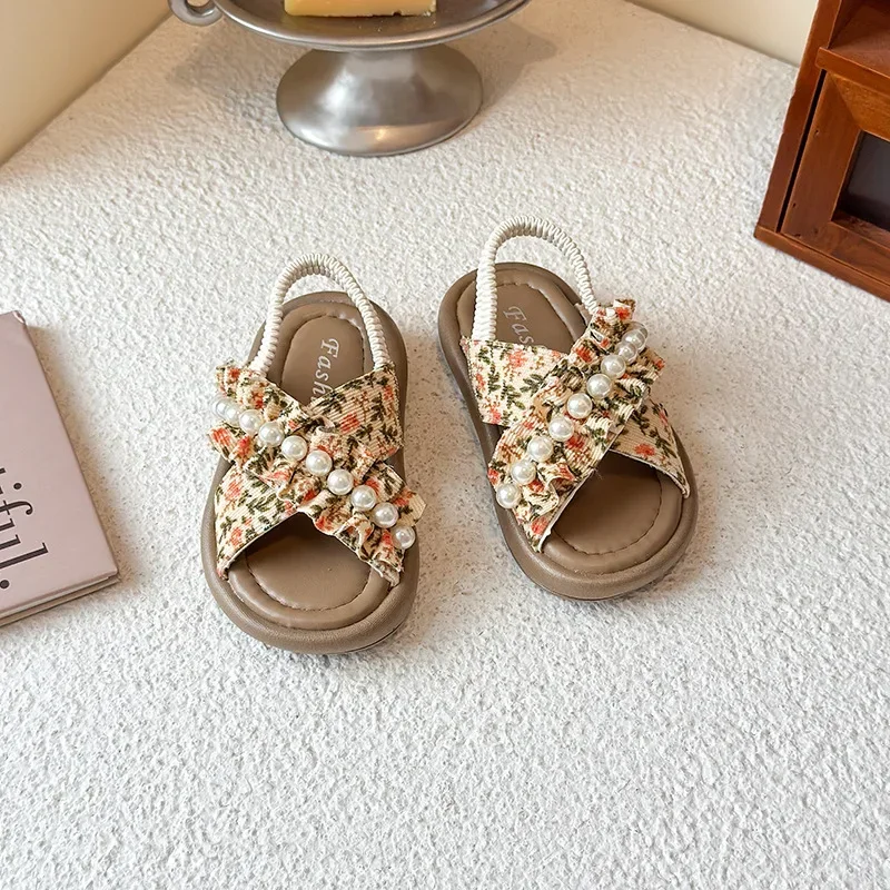 Girls Princess Shoes Open Toes Floral Sweet Kids Sandals Pearls Cute Slip-on 2025 Summer New Kids Beach Shoes Soft Ins Trendy
Girls Princess Shoes Open Toes Floral Sweet Kids Sandals Pearls Cute Slip-on 2025 Summer New Kids Beach Shoes Soft Ins Trendy