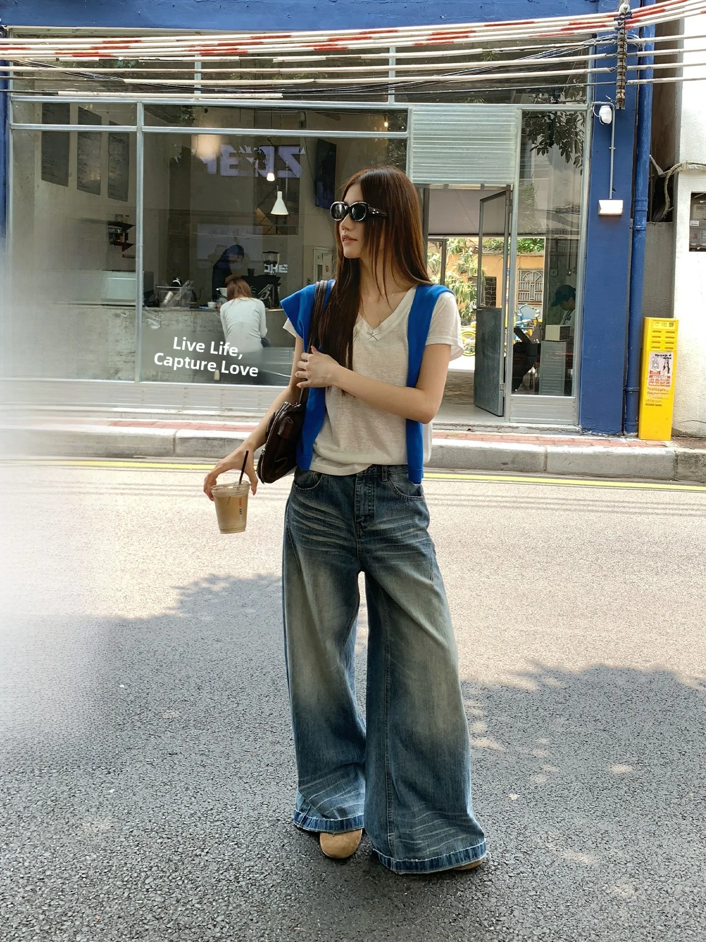 Stylish High Waist Blue Straight Leg Jeans Women's Loose Casual Summer Fashionable Wide Leg Floor-Length Pants
Stylish High Waist Blue Straight Leg Jeans Women's Loose Casual Summer Fashionable Wide Leg Floor-Length Pants