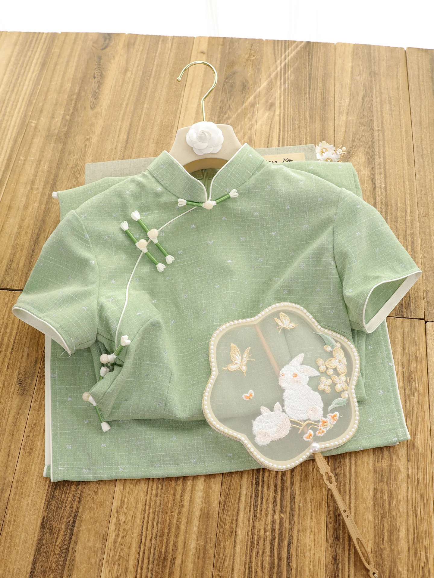 Young Women's Green Improved Short Sleeve Qipao Dress Artistic Style Daily Wear Spring 2026 New Collection Breathable Polyester
Young Women's Green Improved Short Sleeve Qipao Dress Artistic Style Daily Wear Spring 2026 New Collection Breathable Polyester