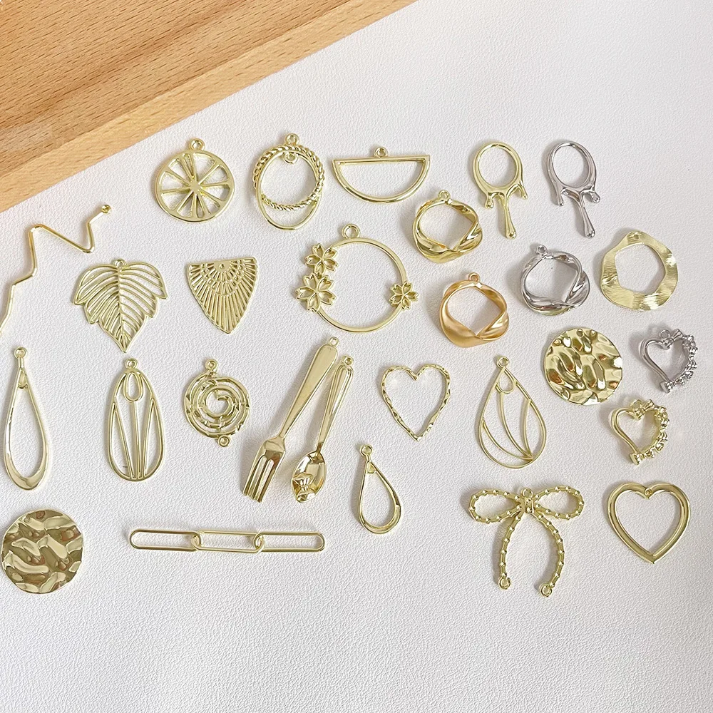 100Pcs Handmade Leaf Pendant Charms Love Heart Golden Color Bow Necklace Earrings Pendant Connectors Diy Jewelry Making Findings
100Pcs Handmade Leaf Pendant Charms Love Heart Golden Color Bow Necklace Earrings Pendant Connectors Diy Jewelry Making Findings