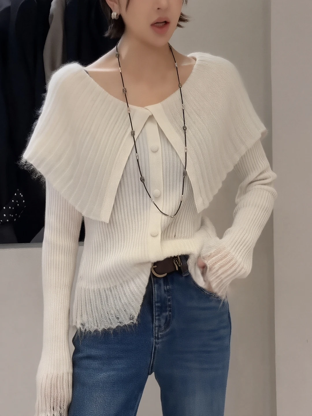 Elegant Knitted Open Cardigan Women's Fashion Slimming Style Unique Beautiful Big Collar Layered Frayed Autumn Winter
Elegant Knitted Open Cardigan Women's Fashion Slimming Style Unique Beautiful Big Collar Layered Frayed Autumn Winter