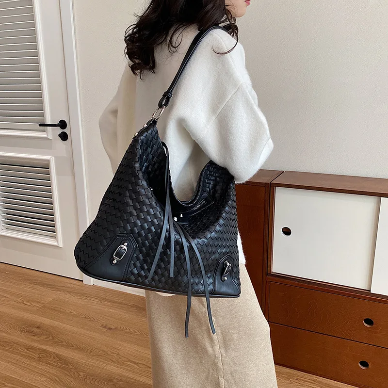 2025 Vegan Leather Crossbody Bag Lightweight Adjustable Strap Large Capacity Minimalist Tote Women Travel Commute Essentials
2025 Vegan Leather Crossbody Bag Lightweight Adjustable Strap Large Capacity Minimalist Tote Women Travel Commute Essentials