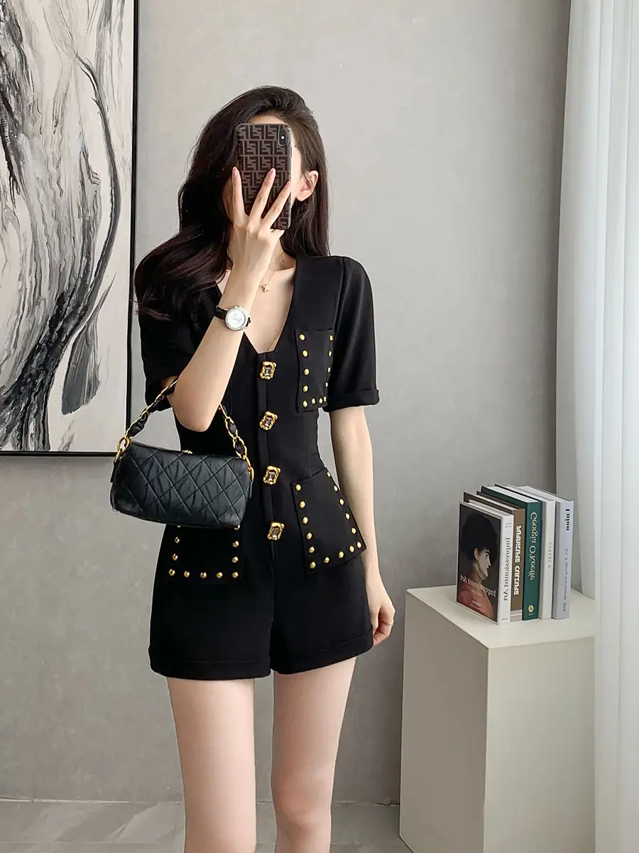 Female Shorts Suit Business Black Women's Short Sets 2 Pieces Top and Bottom Korean Style Tailoring Casual Summer Fashion 2024
Female Shorts Suit Business Black Women's Short Sets 2 Pieces Top and Bottom Korean Style Tailoring Casual Summer Fashion 2024