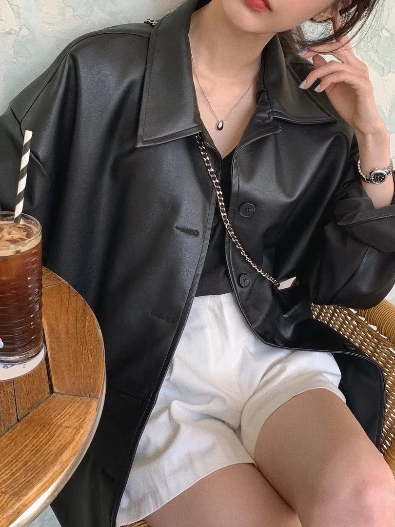 Ретро-косуха в гонконгском стиле, кожаная куртка для женщин, весна 2026, модная, высококачественная, свободного кроя, длинный рукав
Ретро-косуха в гонконгском стиле, кожаная куртка для женщин, весна 2026, модная, высококачественная, свободного кроя, длинный рукав