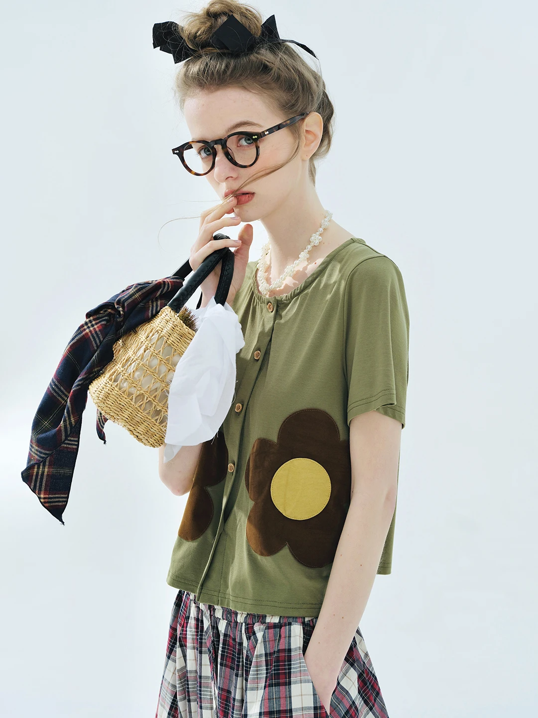 Women's Olive Green Short Sleeve Button Up Blouse with Floral Applique Casual Summer Soft Cotton Comfort Fit Fashion Top 255102
Women's Olive Green Short Sleeve Button Up Blouse with Floral Applique Casual Summer Soft Cotton Comfort Fit Fashion Top 255102