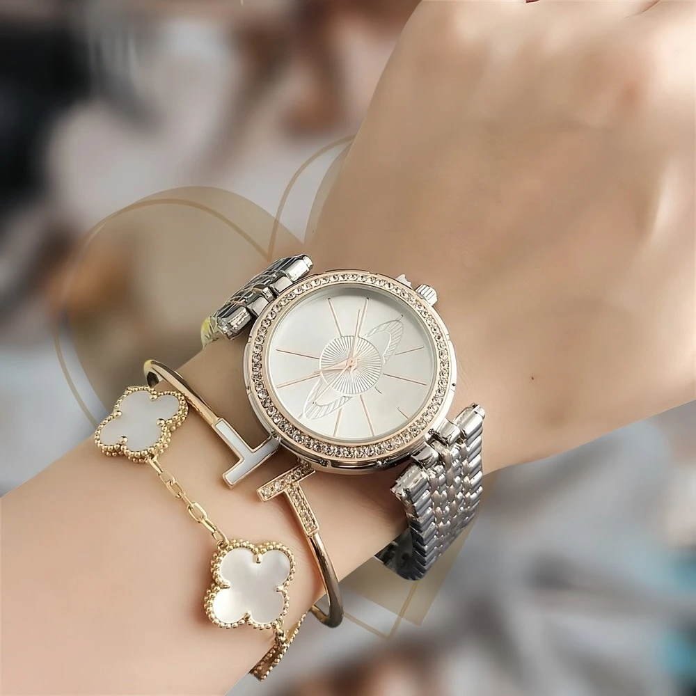 European and American Punk Style Luxury and Exclusive Small-scale Fashionable Minimalist Women's Watch, Simple and Elegant, Small and Exquisite, Versatile Quartz Women's Watch with A 34MM Large Dial, Creative Couple's Wristwatch
European and American Punk Style Luxury and Exclusive Small-scale Fashionable Minimalist Women's Watch, Simple and Elegant, Small and Exquisite, Versatile Quartz Women's Watch with A 34MM Large Dial, Creative Couple's Wristwatch