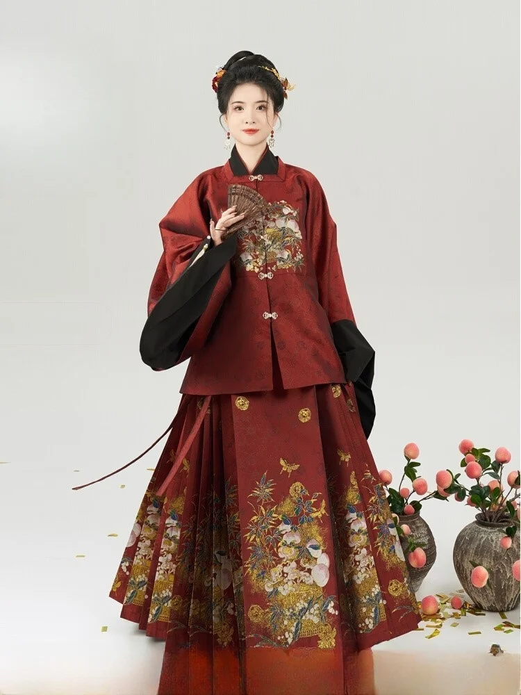 Женщина в топе Hanfu с квадратным воротником и половиной рукавов с перекрестным воротником и плетеной золотой юбкой с цветочным принтом для макияжа
Женщина в топе Hanfu с квадратным воротником и половиной рукавов с перекрестным воротником и плетеной золотой юбкой с цветочным принтом для макияжа