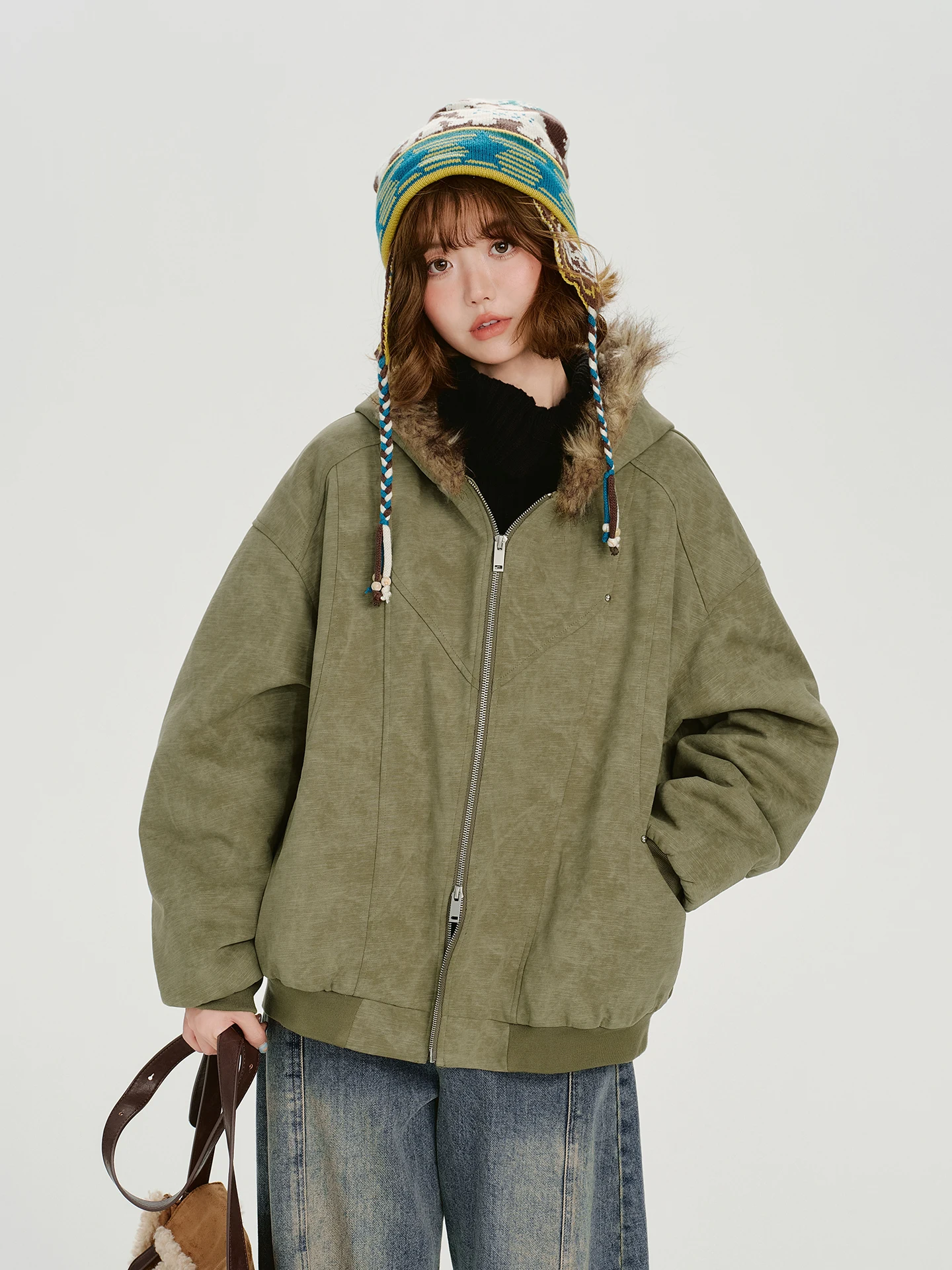 Женская зимняя куртка Giry в американском ретро-стиле с капюшоном, новая, утепленная, из хлопка, повседневная, свободного кроя, на молнии, с длинными рукавами
Женская зимняя куртка Giry в американском ретро-стиле с капюшоном, новая, утепленная, из хлопка, повседневная, свободного кроя, на молнии, с длинными рукавами