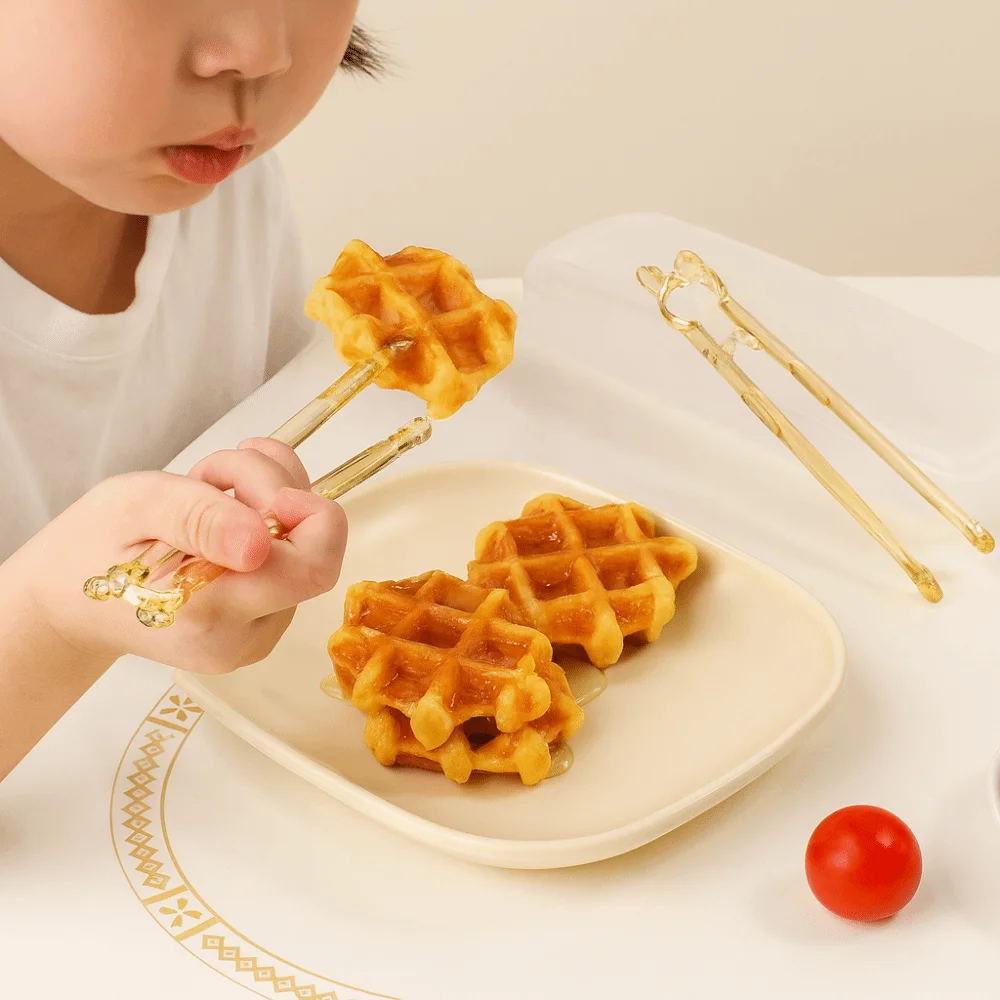 2pcs/set Anti Slip Training Chopsticks Food Grade with Storage Box Learning Chopsticks High Temperature Resistance Bear Shape
2pcs/set Anti Slip Training Chopsticks Food Grade with Storage Box Learning Chopsticks High Temperature Resistance Bear Shape