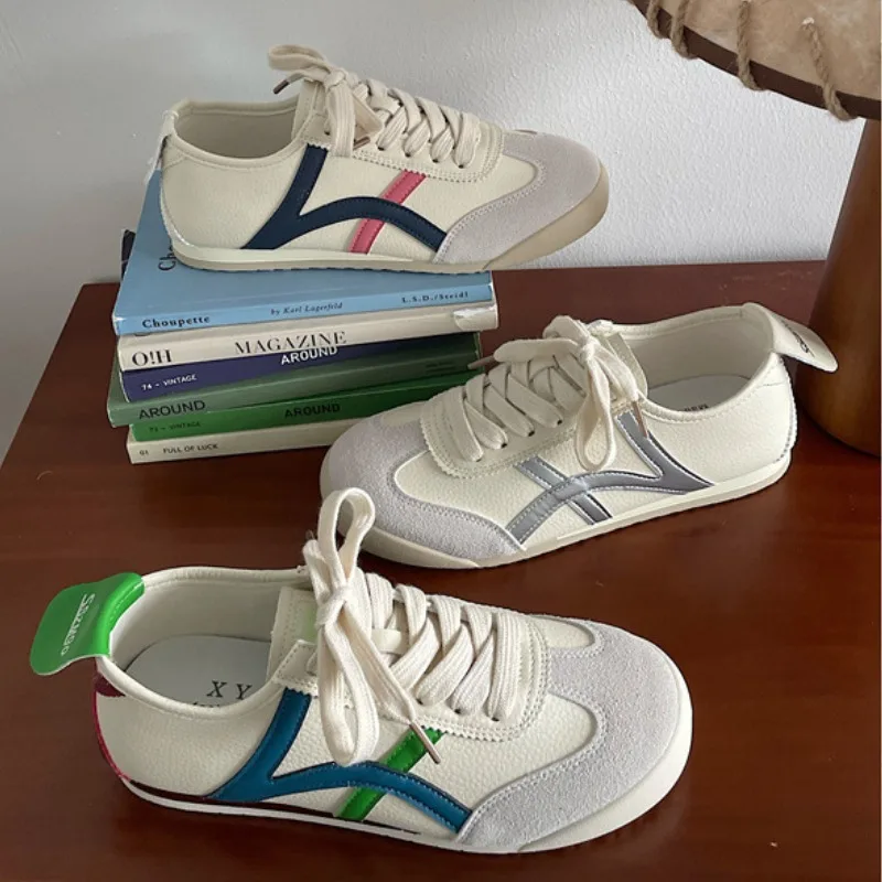 White Retro Lightweight Versatile Flat Soled Moral Training Shoes for Women New Summer Soft Soled Sports Forrest Sneakers
White Retro Lightweight Versatile Flat Soled Moral Training Shoes for Women New Summer Soft Soled Sports Forrest Sneakers