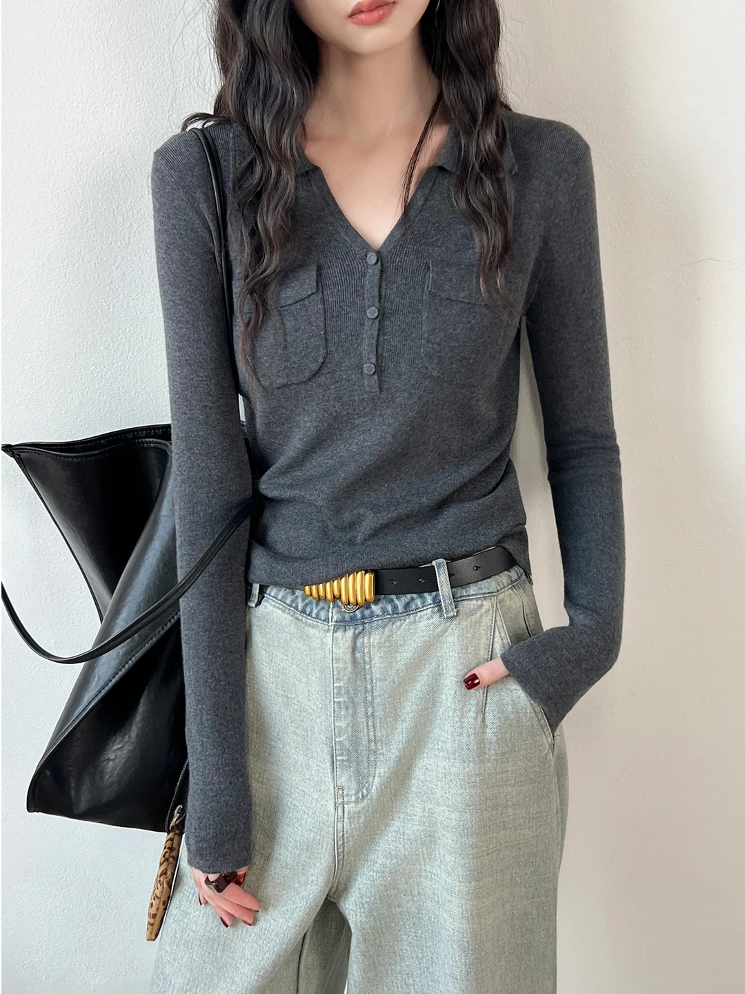 Женский облегающий трикотажный топ с V-образным вырезом и длинными рукавами из смесовой шерсти и мягкого полиэстера, осенний модный базовый слой
Женский облегающий трикотажный топ с V-образным вырезом и длинными рукавами из смесовой шерсти и мягкого полиэстера, осенний модный базовый слой