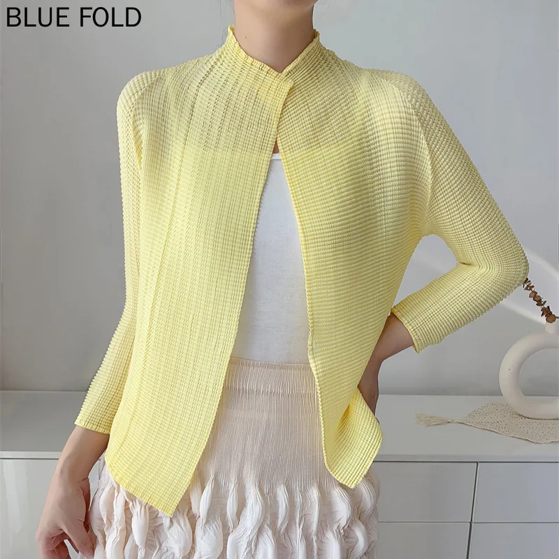 Miyake High-end Pleated 2025 Early Fall Outer Jacket Women Super Stretchy Flowing Corn Kernel Cardigan
Miyake High-end Pleated 2025 Early Fall Outer Jacket Women Super Stretchy Flowing Corn Kernel Cardigan