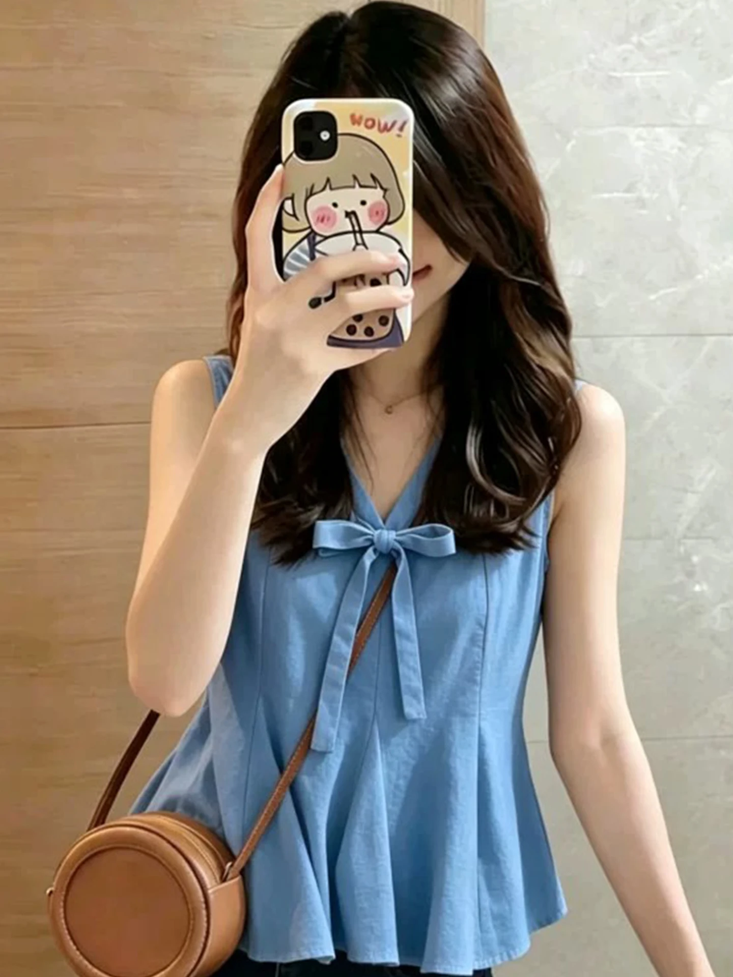 Blue V-neck Sleeveless Shirt Women's Summer Waist-cinching Hem Short Casual Style French Style Loose Fit Knot Top
Blue V-neck Sleeveless Shirt Women's Summer Waist-cinching Hem Short Casual Style French Style Loose Fit Knot Top