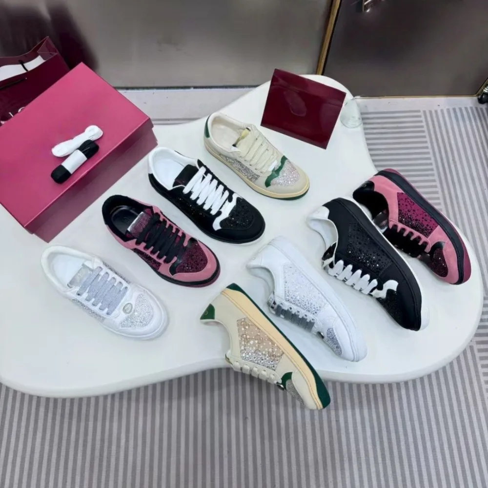 Luxury Men's Women's Rhinestone Embellished Platform Sneakers Color Block Lace-Up Casual Shoes for Street Y2K Fashion Daily Wear
Luxury Men's Women's Rhinestone Embellished Platform Sneakers Color Block Lace-Up Casual Shoes for Street Y2K Fashion Daily Wear