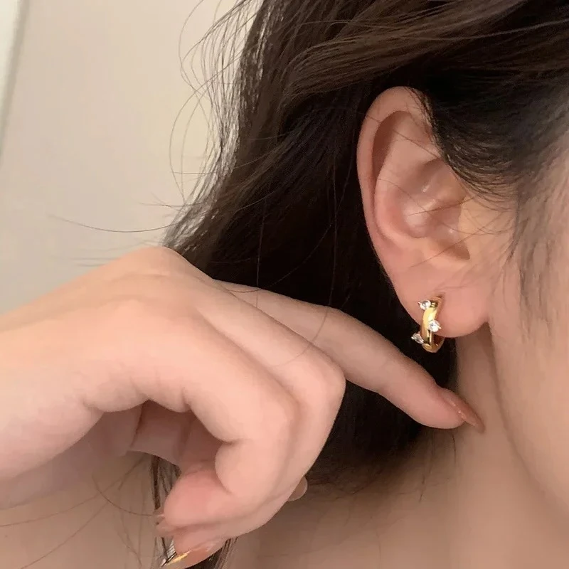 Real 925 Sterling Silver Minimalist Zircon Round Hoop Earrings for Women Trendy Fine Jewelry Geometric Accessories
Real 925 Sterling Silver Minimalist Zircon Round Hoop Earrings for Women Trendy Fine Jewelry Geometric Accessories