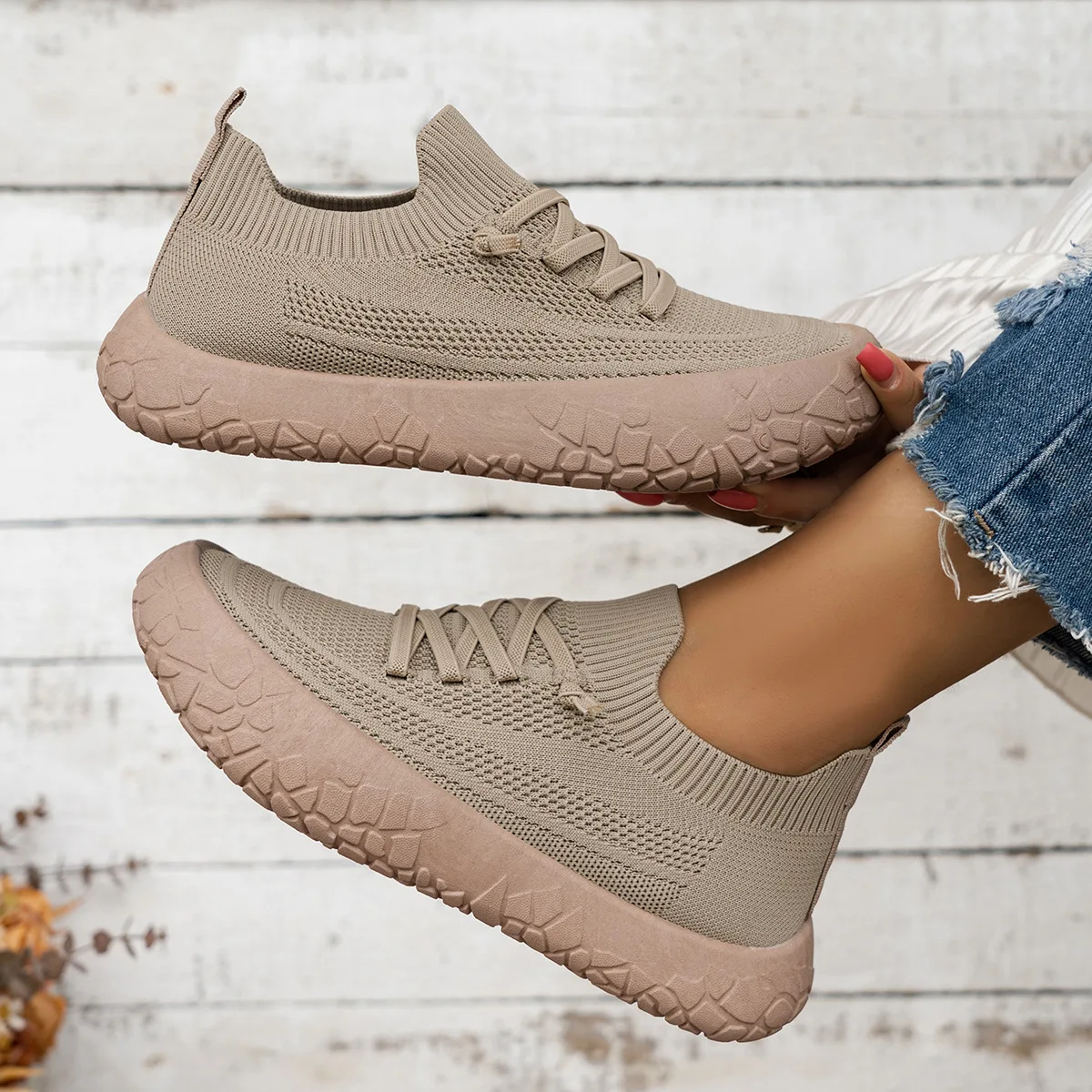 2026 New Women's Casual Versatile Lightweight Breathable Non-slip and Shock-absorbing One-pedal Soft-soled Sports Shoes
2026 New Women's Casual Versatile Lightweight Breathable Non-slip and Shock-absorbing One-pedal Soft-soled Sports Shoes