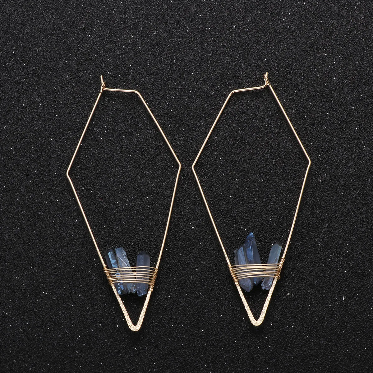 1Pair Blue Crystal Column Earrings Women Fashion Jewelry Geometric Earrings Suitable for Party Wedding Gift
1Pair Blue Crystal Column Earrings Women Fashion Jewelry Geometric Earrings Suitable for Party Wedding Gift
