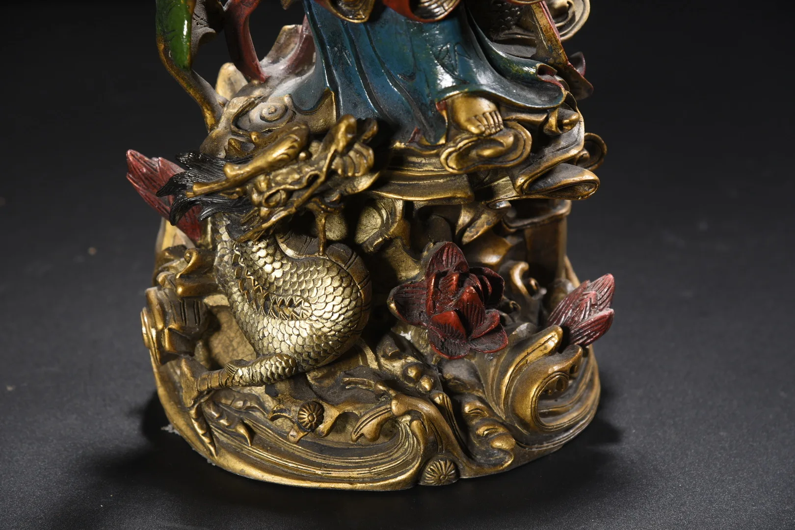 Folk Collection Old Bronze Painted 1000 arm Guanyin Buddha Dragon Statue washing bowl Lotus backlight Worship Hall
Folk Collection Old Bronze Painted 1000 arm Guanyin Buddha Dragon Statue washing bowl Lotus backlight Worship Hall