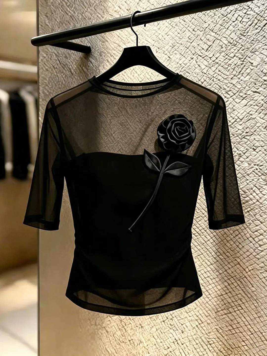 Elegant Summer T-Shirt with 3D Flower Design Unique Mesh Splicing Short Sleeve Fashionable Korean Style Slim Fit Silk Top
Elegant Summer T-Shirt with 3D Flower Design Unique Mesh Splicing Short Sleeve Fashionable Korean Style Slim Fit Silk Top