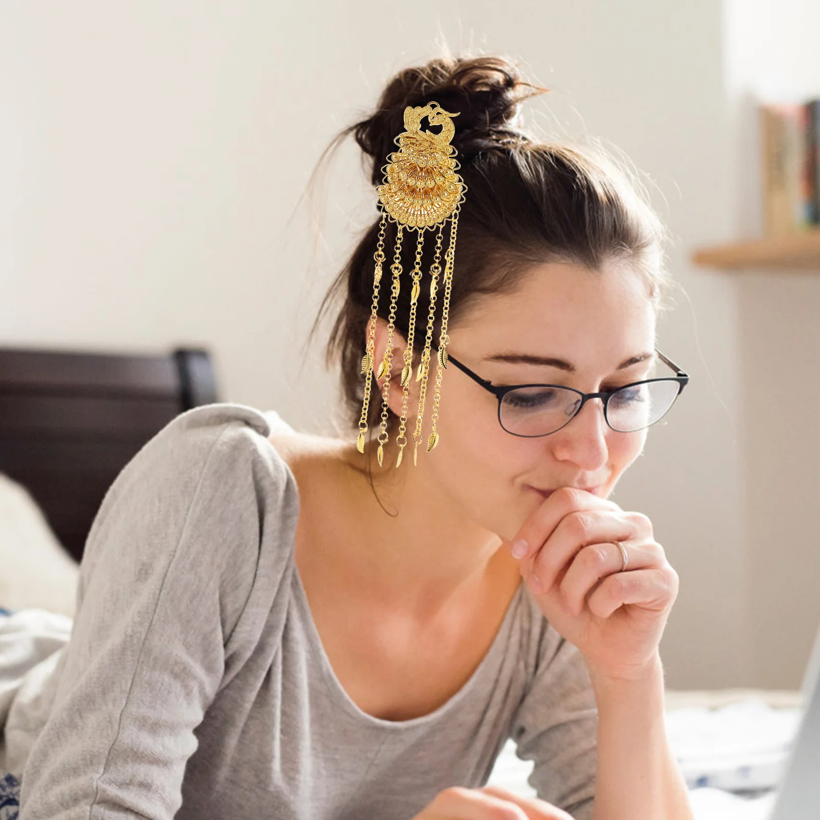 Peacock Tassel Hairpin Vintage Retro Metal Hair Stick Decorative Chopsticks for Women Asian Hair Accessories Bun Holders
Peacock Tassel Hairpin Vintage Retro Metal Hair Stick Decorative Chopsticks for Women Asian Hair Accessories Bun Holders