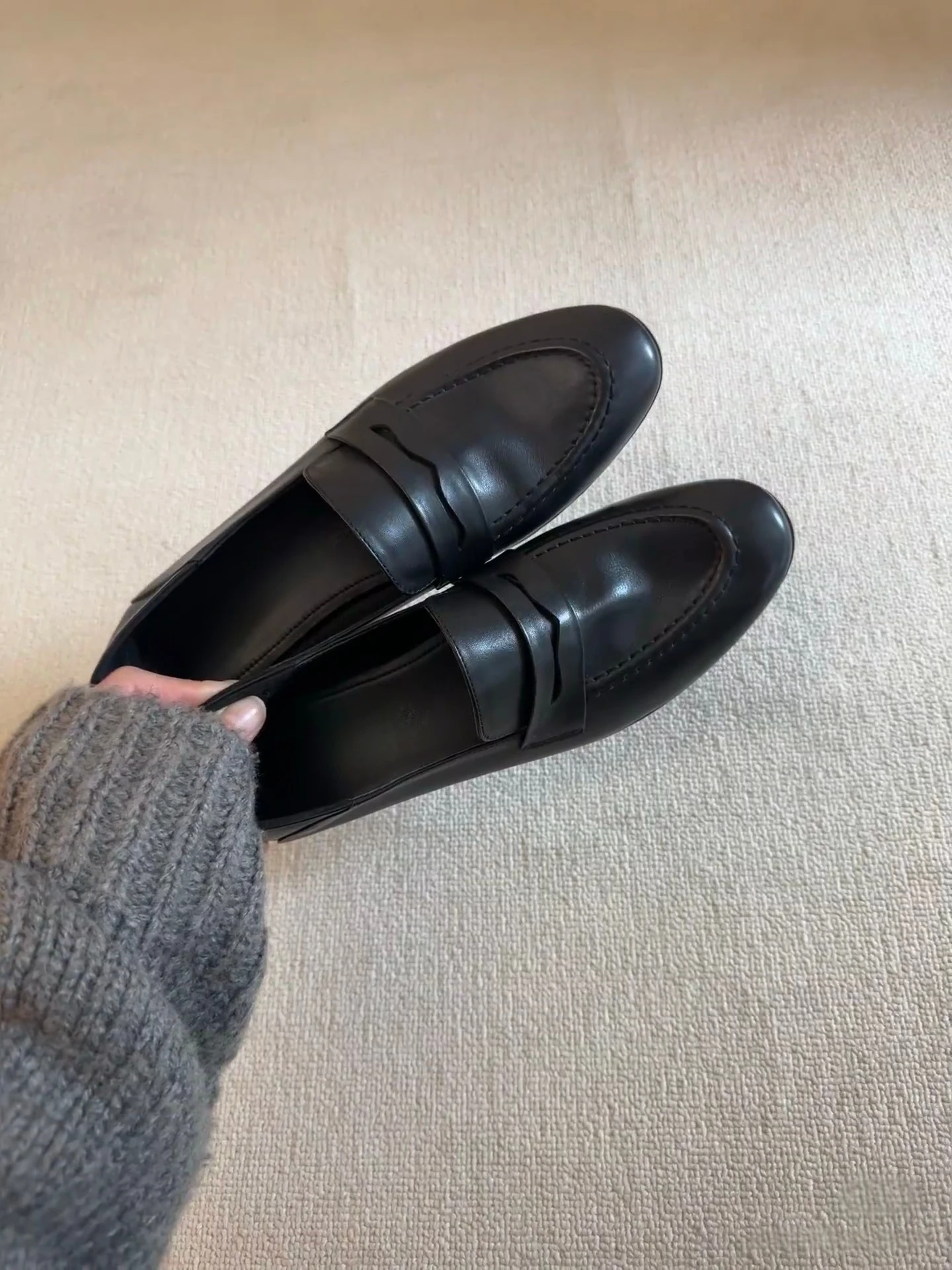 Lin Xiao He Retro British Style round Toe Comfortable Soft Leather Flats Women's Commuter Shoes Fashionable Casual Loafers
Lin Xiao He Retro British Style round Toe Comfortable Soft Leather Flats Women's Commuter Shoes Fashionable Casual Loafers