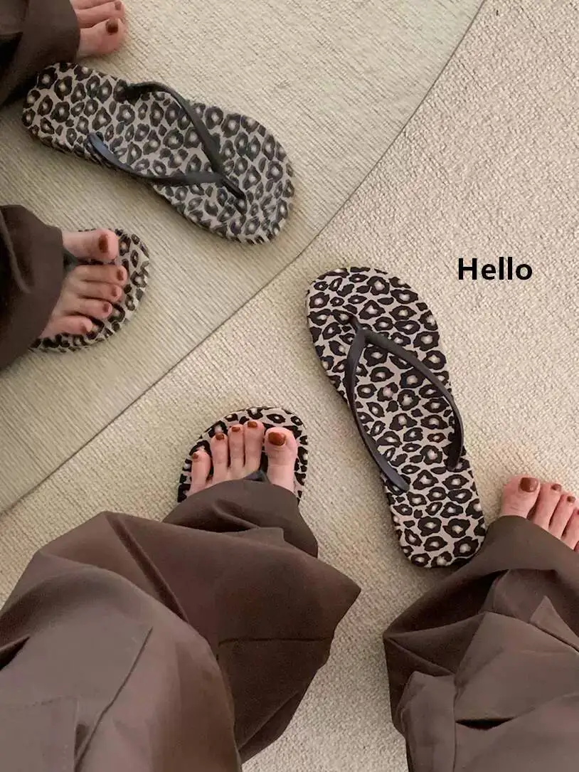 2026 New Summer Women Leopard Print Flip Flops Trendy Western Style Outdoor Shower Thong Slippers Fashion Beach Vacation Sandals
2026 New Summer Women Leopard Print Flip Flops Trendy Western Style Outdoor Shower Thong Slippers Fashion Beach Vacation Sandals