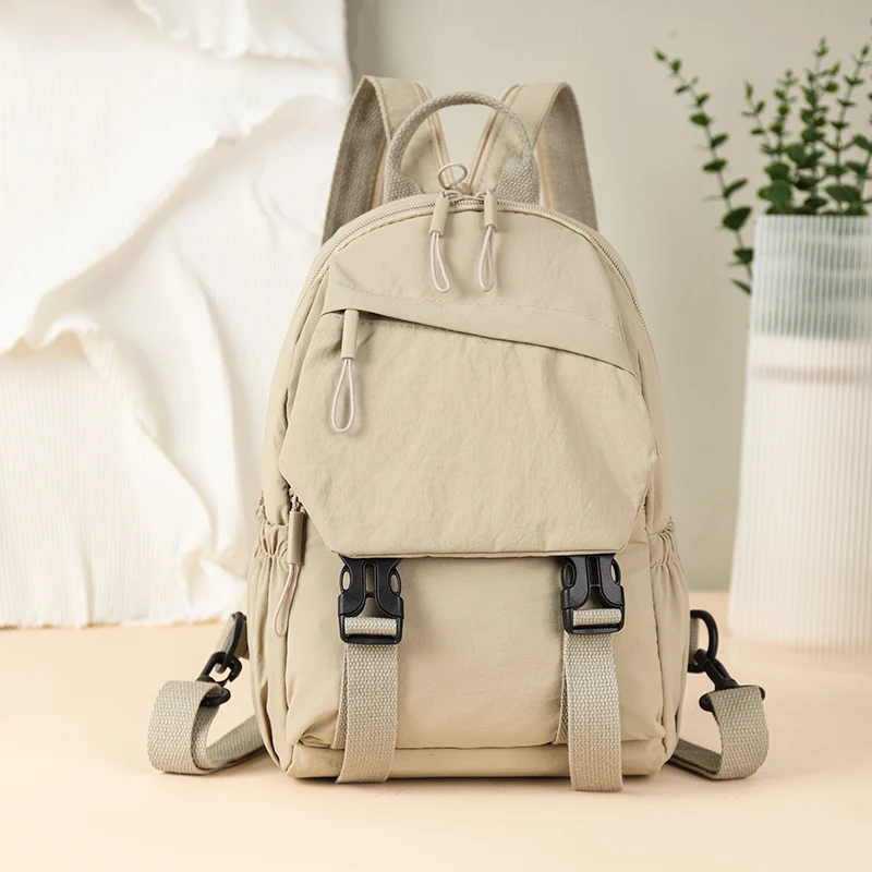 Стильный дизайн, повседневные нейлоновые нагрудные сумки, однотонные индивидуальные универсальные портативные рюкзаки высокого качества на молнии для женщин, новинка 2023 года
Стильный дизайн, повседневные нейлоновые нагрудные сумки, однотонные индивидуальные универсальные портативные рюкзаки высокого качества на молнии для женщин, новинка 2023 года