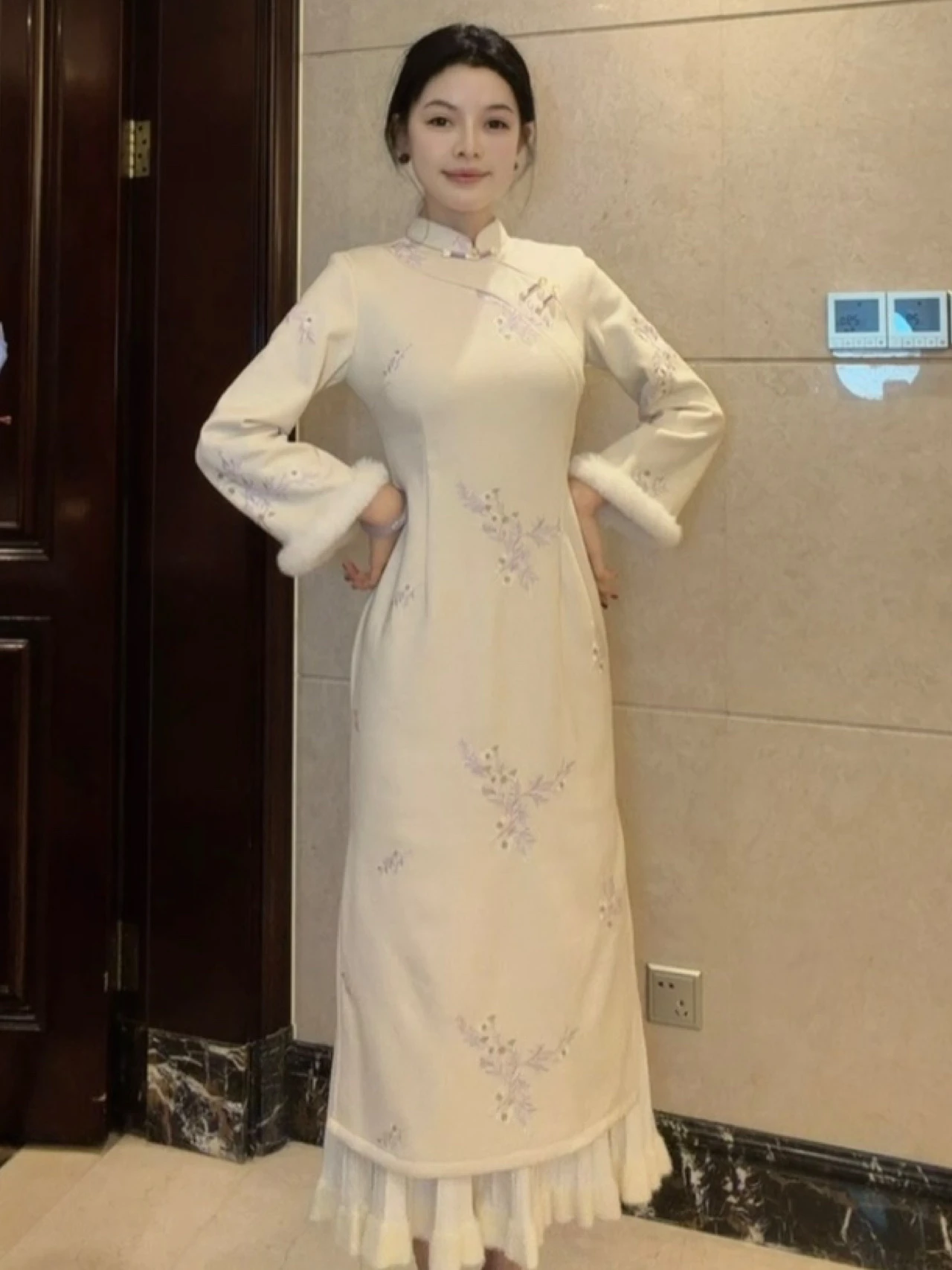 Зимнее ципао с флисовой подкладкой и молнией, однослойное, с длинными рукавами, для женщин
Зимнее ципао с флисовой подкладкой и молнией, однослойное, с длинными рукавами, для женщин