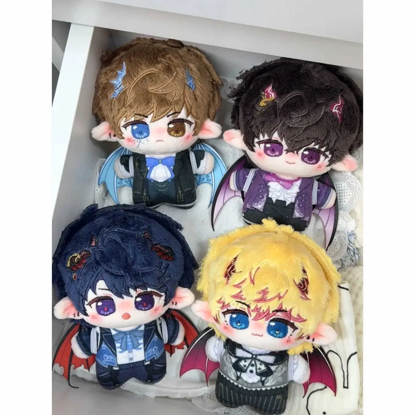 10cm LOVE EVOL Zhou Qiluo Kilo Victor Lucien Gavin With Wig Plushie Anime Plush Doll Toys Pendants Keychain Birthday Xmas Gifts
10cm LOVE EVOL Zhou Qiluo Kilo Victor Lucien Gavin With Wig Plushie Anime Plush Doll Toys Pendants Keychain Birthday Xmas Gifts