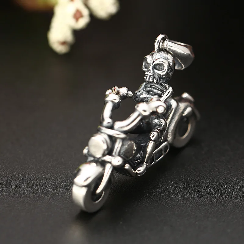 sterling silver ornament creative trendy personalized cool skull motorcycle pendant Thai silver trendy men and women pendant
sterling silver ornament creative trendy personalized cool skull motorcycle pendant Thai silver trendy men and women pendant