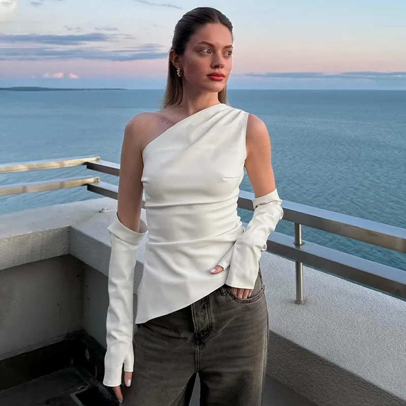 2025 Autumn New Street Trendy Sleeveless Oblique Collar PU Leather Vest Plus Sleeve Top Women's Suit
2025 Autumn New Street Trendy Sleeveless Oblique Collar PU Leather Vest Plus Sleeve Top Women's Suit
