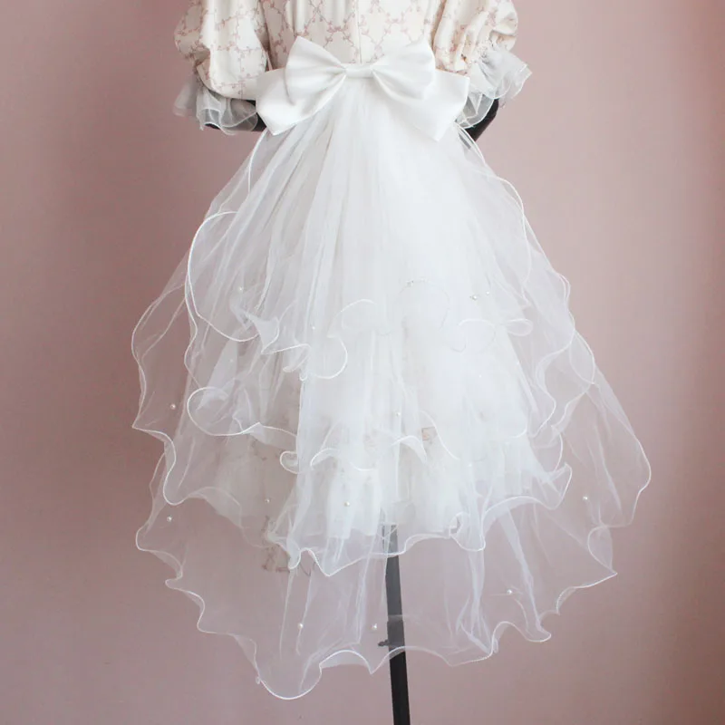 Sweet Detachable Lolita Bow Train Black and White Four-layer Mesh Beaded Wedding Trailing
Sweet Detachable Lolita Bow Train Black and White Four-layer Mesh Beaded Wedding Trailing