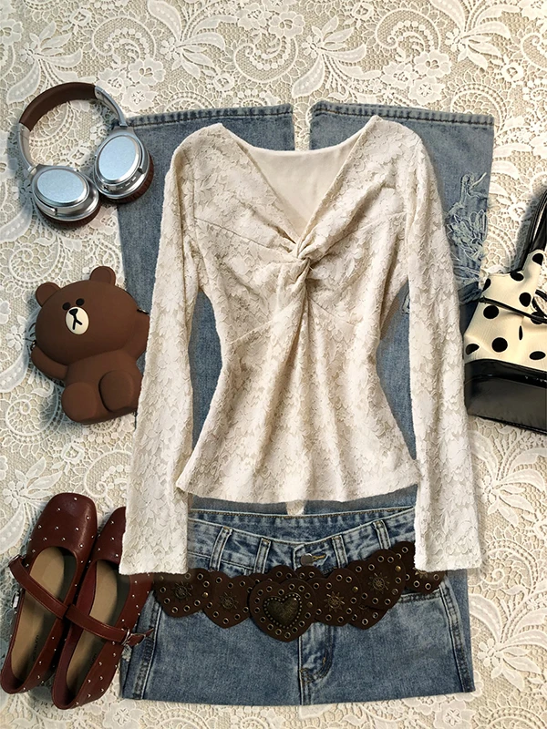 Original Retro Apricot Lace Long Sleeve T-Shirt Women's Early Spring Knot Design Unique Top BaoYao Girl's Cotton V-neck Tee
Original Retro Apricot Lace Long Sleeve T-Shirt Women's Early Spring Knot Design Unique Top BaoYao Girl's Cotton V-neck Tee