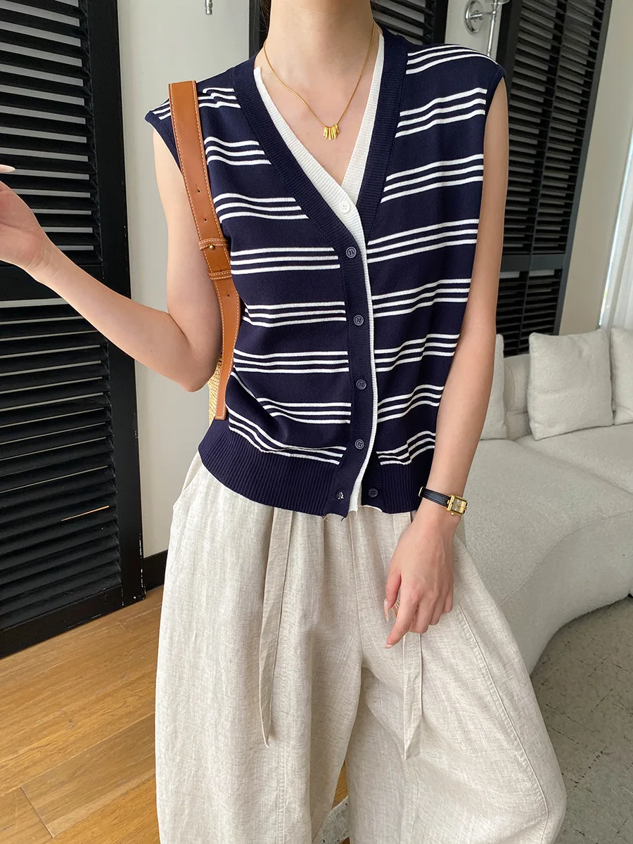 Summer women's casual striped V-neck fake two piece sleeveless knitted vest
Summer women's casual striped V-neck fake two piece sleeveless knitted vest