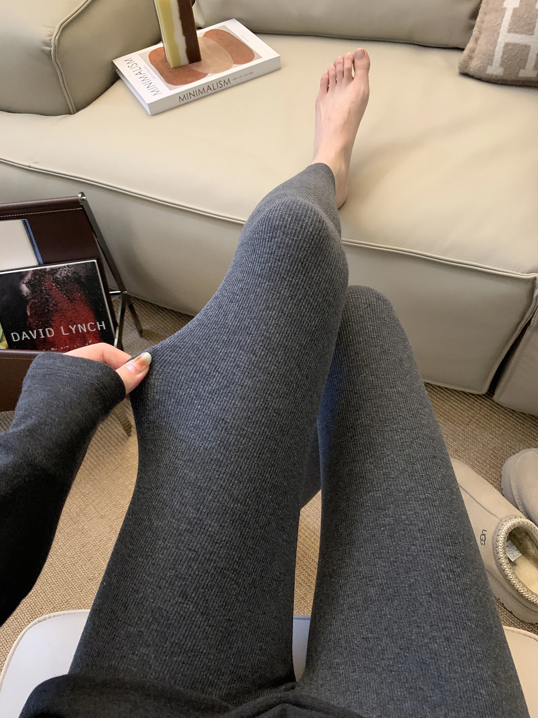 Женские леггинсы с высокой талией, на флисовой подкладке, облегающие, эластичные, осенне-зимние, повседневные, длинные брюки из смесового хлопка и полиэстера
Женские леггинсы с высокой талией, на флисовой подкладке, облегающие, эластичные, осенне-зимние, повседневные, длинные брюки из смесового хлопка и полиэстера