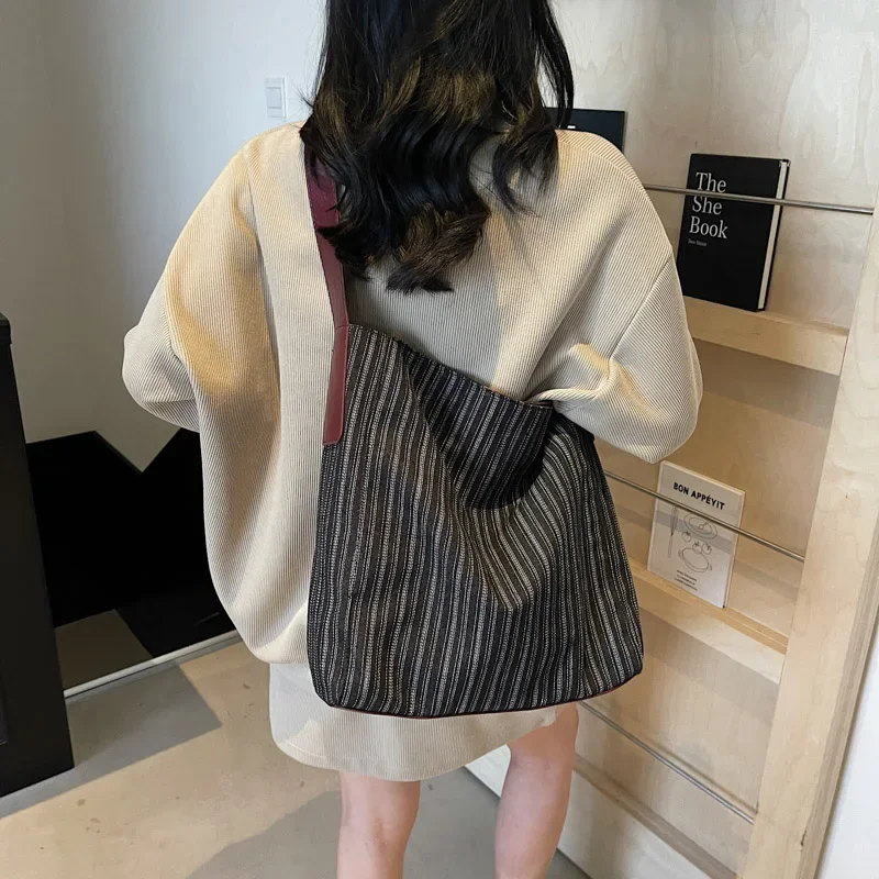 Striped Denim Women's Bag Korean Messenger Bag Y2K Eco Bag Jeans Shoulder Bag Shopper Vintage Handbag Black Satchel Large Tote
Striped Denim Women's Bag Korean Messenger Bag Y2K Eco Bag Jeans Shoulder Bag Shopper Vintage Handbag Black Satchel Large Tote