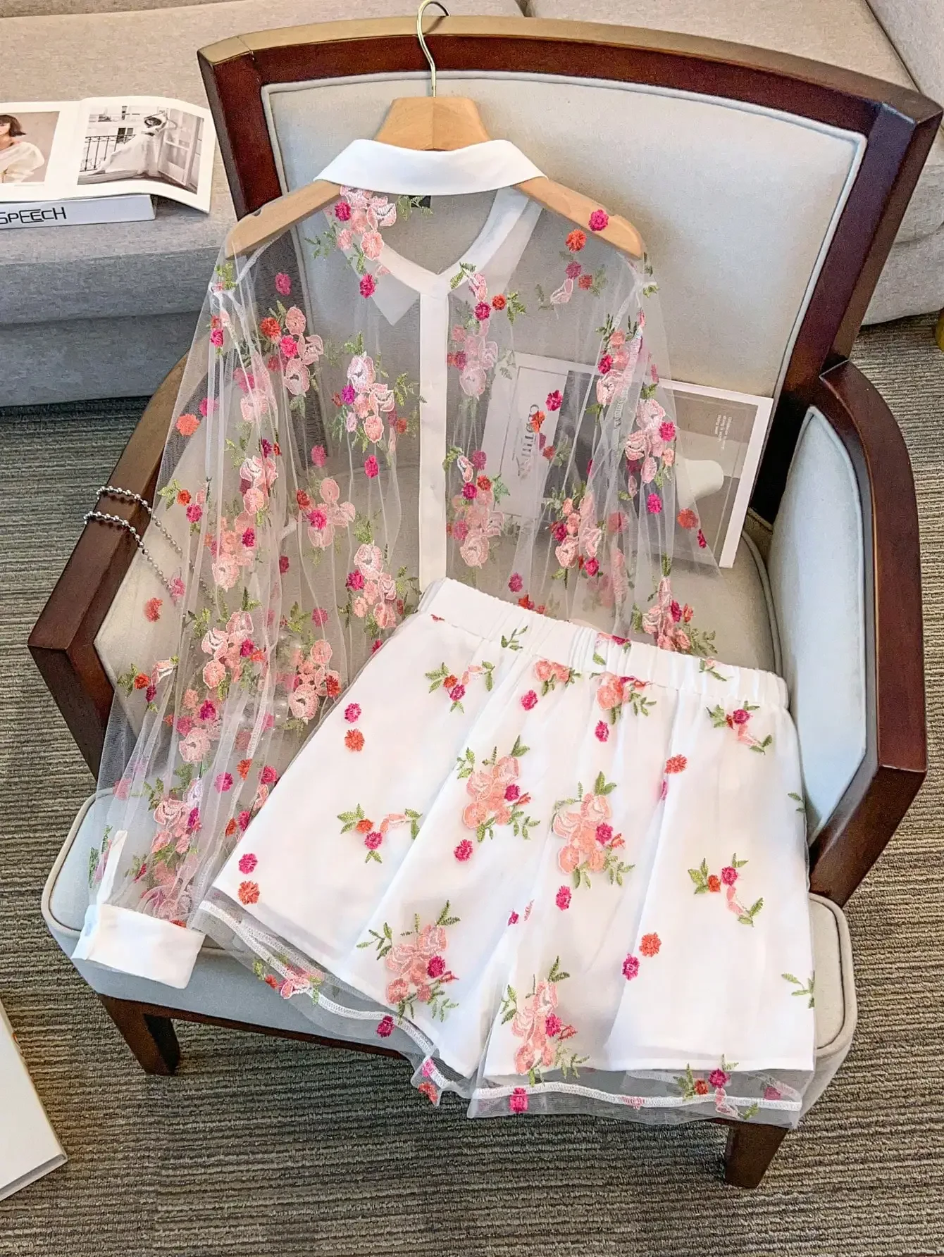 Floral Embroidery Transparent Stand Collar Cardigan And Shorts Set For Women Spring Summer Casual Wear
Floral Embroidery Transparent Stand Collar Cardigan And Shorts Set For Women Spring Summer Casual Wear