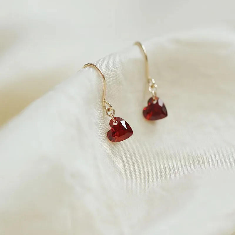 S925 Sterling Silver Electroplated 14k Heart Red Zircon Stud Earrings Women Sweet and Romantic Girl's Birthday Jewelry
S925 Sterling Silver Electroplated 14k Heart Red Zircon Stud Earrings Women Sweet and Romantic Girl's Birthday Jewelry
