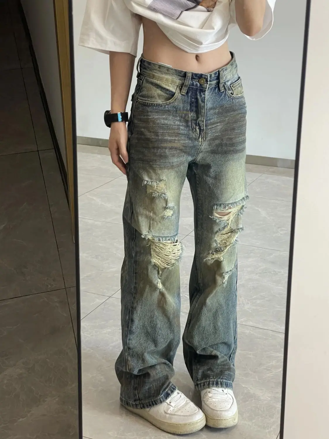 Американские джинсы большого размера в стиле ретро, женские уличные джинсы с прямыми штанинами, свободные утягивающие широкие брюки
Американские джинсы большого размера в стиле ретро, женские уличные джинсы с прямыми штанинами, свободные утягивающие широкие брюки