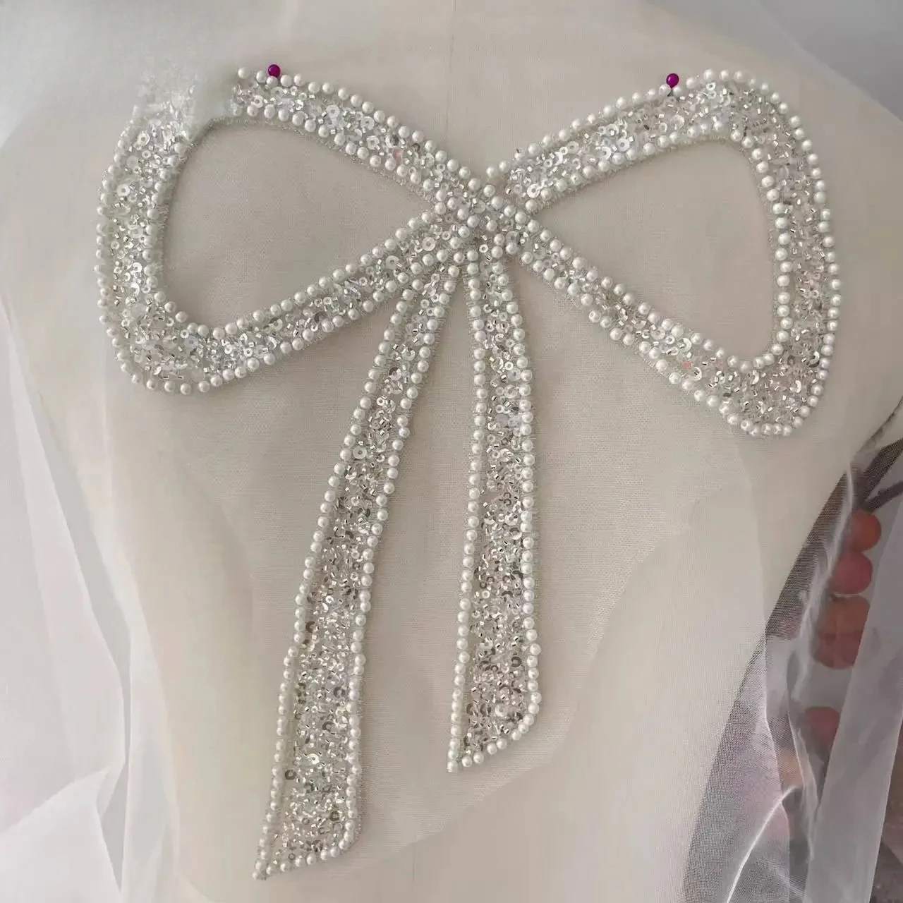 2PCs = 1pair High Quality Lovely Pearl Bow, Big Bow Beaded Lace Patch Applique, DIY, Haute Couture, Wedding Dress Accessories
2PCs = 1pair High Quality Lovely Pearl Bow, Big Bow Beaded Lace Patch Applique, DIY, Haute Couture, Wedding Dress Accessories