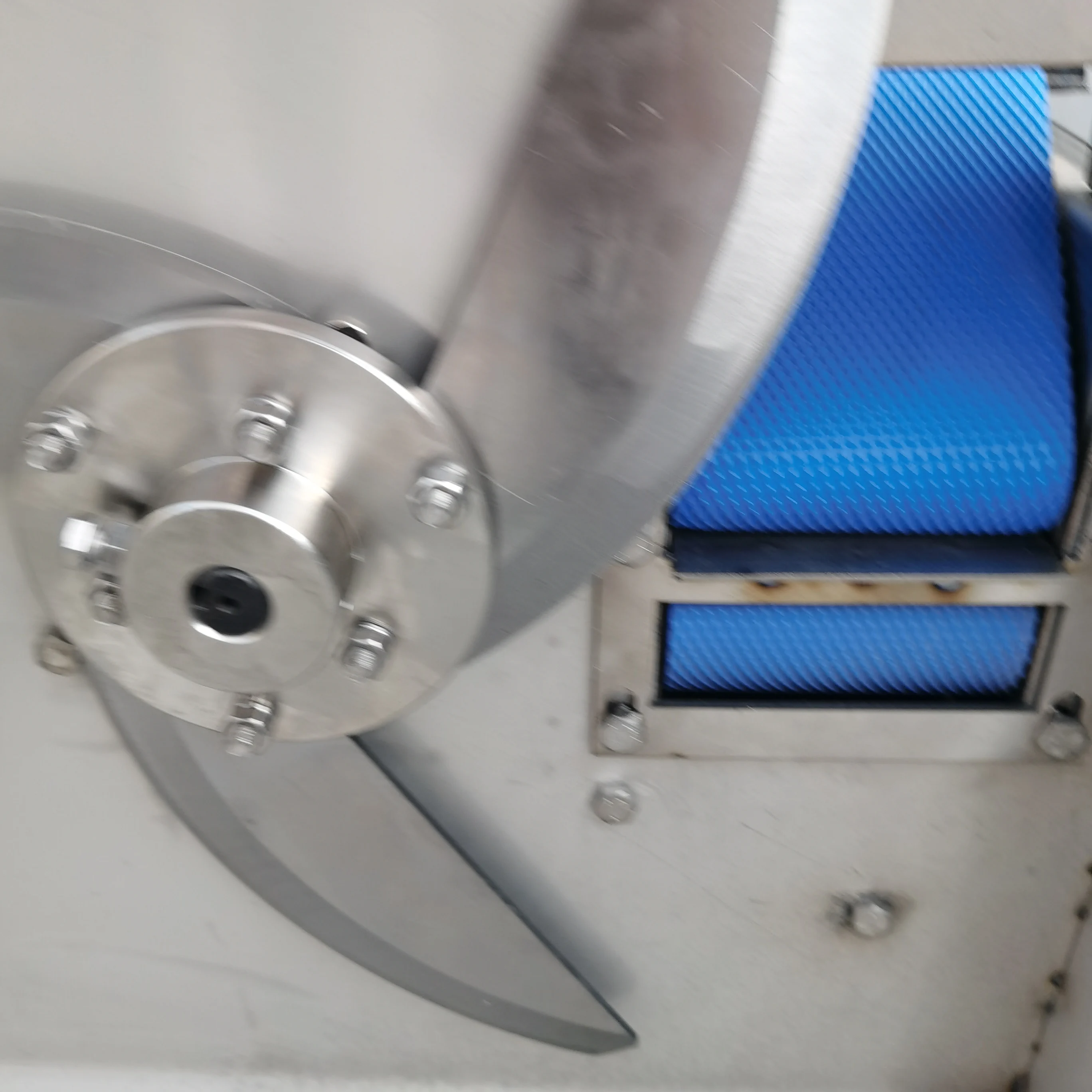 Многофункциональная электрическая коммерческая овощерезка для лука, сельдерея, картофеля, сладкого редиса
Многофункциональная электрическая коммерческая овощерезка для лука, сельдерея, картофеля, сладкого редиса